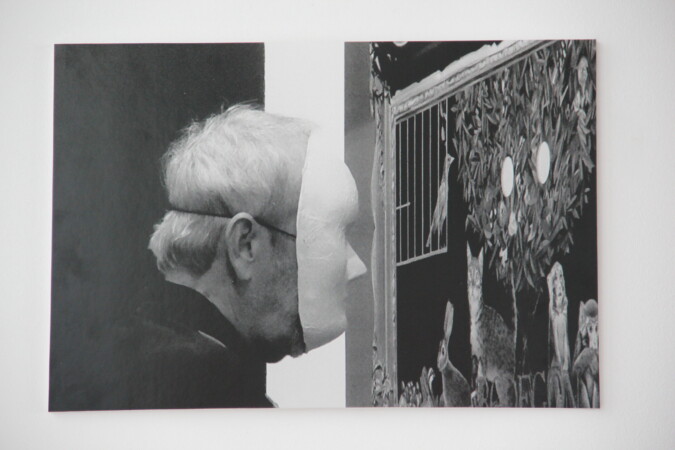 VER MIRAR OBSERVAR. nºVI Fotografía B/N s/Cartón pluma. Autores I.Martí/V.Salvador. Acción desapercibida ARCO2019Madrid. Idea original: Bel Folgado. Con la participación de LaPassa